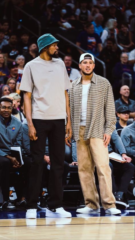 Modern Skater Style Men, Devin Booker Outfits Summer, Nba League Fits, Devin Booker Fashion, Nba Outfits Men, Nba Fashion Outfits, Nba Players Outfits, Devin Booker Outfits, Skater Style Men