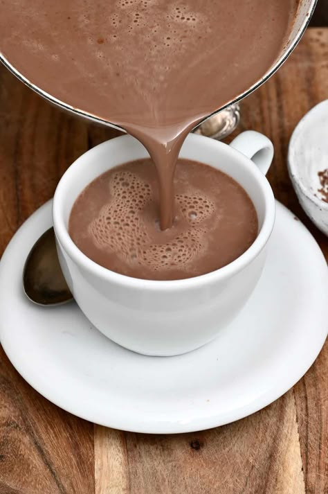 Hot Chocolate Breakfast, Hot Cocoa Aesthetic Fall, Hot Cocoa Pictures, Cafe Chocolate, Cup Of Hot Chocolate, Chocolate Drink Aesthetic, Chocolate Caliente Aesthetic, Hot Chocolate Drink, Cocoa Aesthetic