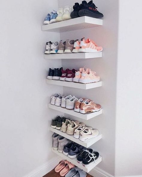 Cool Teen Bedrooms, Teenage Room Decor, Closet Shoe Storage, Small Bedrooms, Bedroom Decor For Teen Girls, Small Closets, Dorm Room Inspiration, Small Closet Organization, Design Room