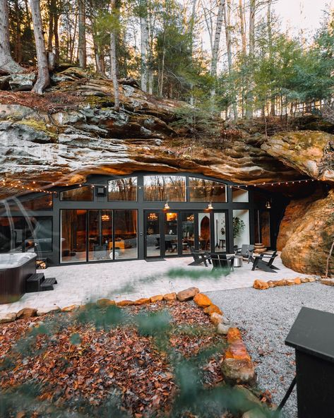 Levi Kelly, Cave Architecture, House Built Into Hillside, Mobile Home Bathroom Remodel, Cave Dwelling, Winter House Exterior, Luxurious Bathtubs, Mobile Home Bathroom, Mobile Home Exteriors