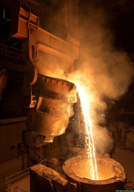 Blood And Iron: Photographing The 'End Of The Industrial Revolution' Iron And Steel Industry, Factory Photography, Blast Furnace, Steel Worker, Molten Metal, Steel Mill, Industrial Architecture, Industrial Machine, Technology Industry