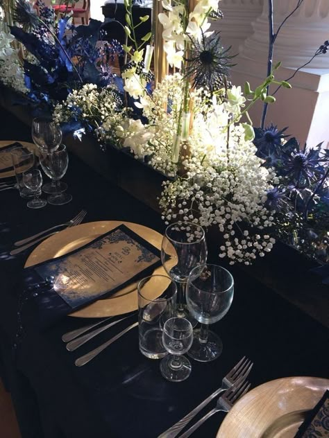 Black And Navy Blue Quinceanera Theme, Navy Blue Masquerade Quince, Navy Blue And Black Wedding Decorations, Midnight Blue And Silver Quinceanera Theme, Black And Blue Wedding Aesthetic, Dark Blue Theme Party, Wedding Ideas Dark Blue, Quince Dark Blue Theme, Quince Midnight Blue