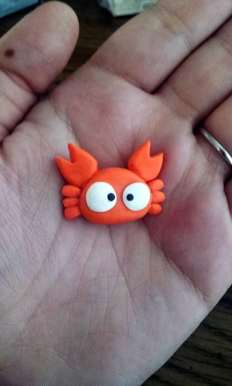 crab! Play Dough Date Ideas, Polymer Clay Key Ring Ideas, Cute Clay Date Ideas, Mini Clay Art Animals, Clay Date Night, Clay Dough Ideas, Modeling Clay Ideas Step By Step, Modeling Clay Animals, Clay Date Ideas