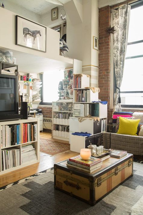 Apartment Nyc, Cozy Eclectic, Tv Rooms, Unique Interiors, Gravity Home, Loft Ideas, New York Loft, Trendy Apartment, Add Storage