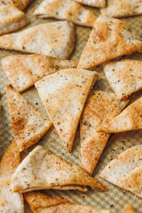 Pita Bread For Dipping, Pita Chips Recipe, Amy Cook, Baked Pita Chips, Homemade Pita Chips, Pollo Teriyaki, Homemade Pita Bread, Homemade Pita, Homemade Tortilla