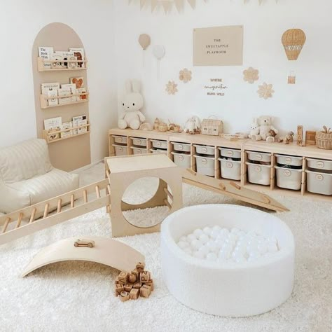 Play Nook, Furniture Nursery, Organization Nursery, Small Playroom, Kids Rooms Inspo, Designer Bedroom, Baby Playroom, Living Room Playroom, Room Girl