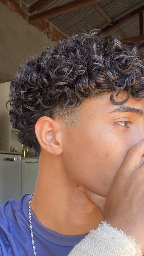 Low Fade Curly Hair, Curly Hair Taper, Fade Curly Hair, Long Curly Hair Men, Fade Haircut Curly Hair, Taper Fade Curly Hair, Low Taper Fade Haircut, Men's Curly Hairstyles, Male Haircuts Curly