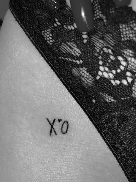 The Weeknd Tattoo, Xo Tattoo, Tory Vega, Art Tattoo Ideas, Small Pretty Tattoos, Petite Tattoos, Zodiac Academy, Shoulder Tattoos For Women, Incredible Tattoos