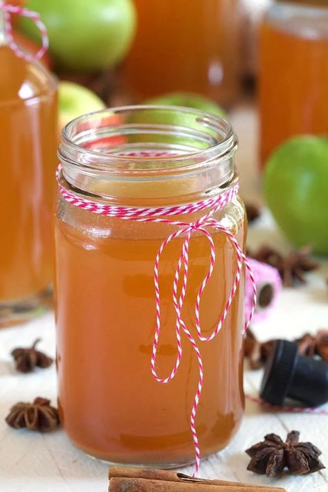 Apple Pie Moonshine Pumpkin Pie Moonshine, Homemade Apple Cider Recipe, Apple Pie Moonshine Recipe, Cider Cocktail Recipes, Apple Pie Moonshine, Apple Cider Sangria, Cider Sangria, Apple Cider Cocktail, Making Grilled Cheese