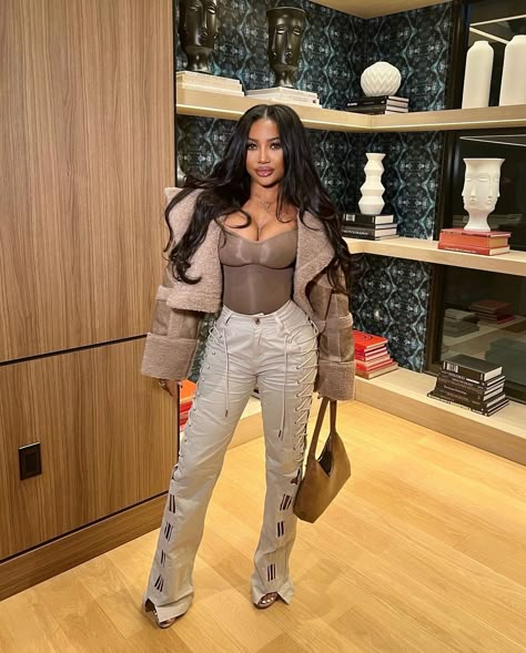 Outfit Inspo With Leather Pants, Boyfriend Bday Outfit, Courtside Outfit Women, Cute Tan Outfits, Dinner City Outfit, Going Out Outfits Night Sneakers, Sweatpants Heels Outfit, Chilled Date Night Outfit, Auto Show Outfit Ideas