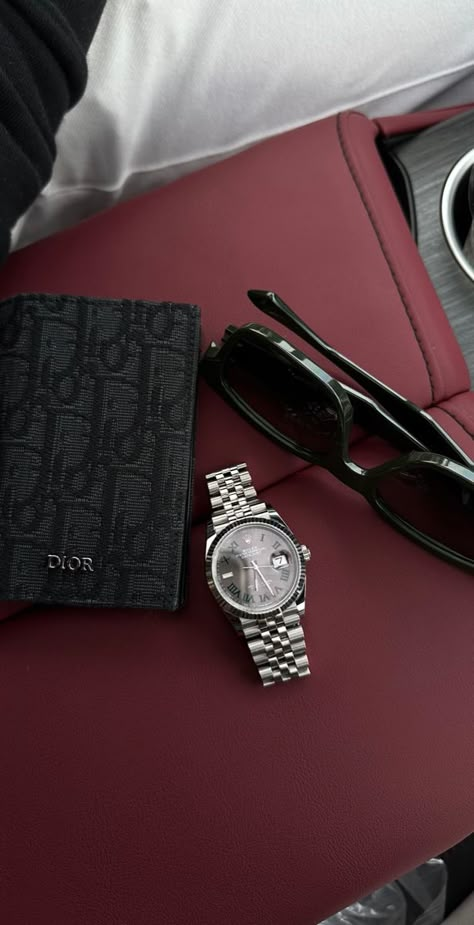 Luxury Lifestyle Rich Life, Wealthy Lifestyle Luxury, Mens Luxury Lifestyle, Wealthy Lifestyle, Luxury Lifestyle Fashion, Rich Lifestyle, Billfold Wallet, Luxury Lifestyle Dreams, Cool Outfits For Men