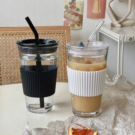 Glass Straw Cup, Crockery Design, Coffee Cup With Lid, Trendy Water Bottles, Cute Coffee Cups, Cute Water Bottles, Glass Coffee Cups, Straw Cup, White Minimalist