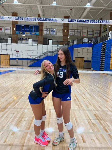 Volleyball Icon, Volleyball Picture, Volleyball Pics, Volleyball Aesthetic, Volleyball Uniform, Club Volleyball, Volleyball Photography, Volleyball Uniforms, Volleyball Photos