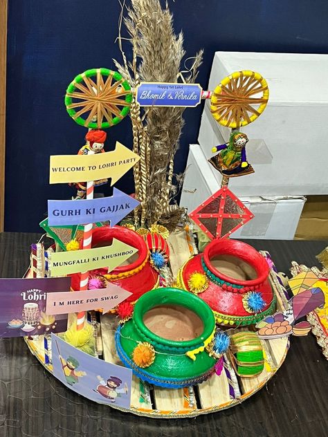 Lohri Party, Hamper Diy, Ladies Kitty Party Games, Handmade Hamper, Holi Gift, Wedding Platters, Flower Shop Decor, Diwali Gift Hampers, Thali Decoration Ideas