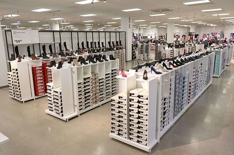 You'll love the new look of Sears Canada! Outlet Store Design, Shoe Store Design, Store Shelves Design, Clothing Store Interior, Concept Stores, Store Layout, Column Design, Showroom Design, Hard At Work