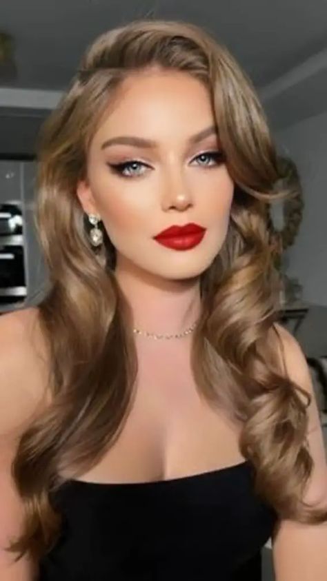 17 Glam Hairstyles For That Old Hollywood Look - ithat Old Hollywood Makeup, Hollywood Glam Hair, Red Lipstick Makeup Looks, Models Without Makeup, Old Hollywood Hair, Red Lips Makeup Look, Hollywood Makeup, Holiday Makeup Looks, Hollywood Hair