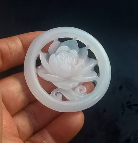 Jade Carving Jewelry, Chinese Amulet, Jade Jewelry Design, Earring Brooch, Circle Flower, Mythical Animals, Carving Stone, Chinese Jewelry, Amulet Necklace