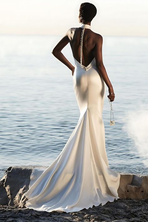 This backless wedding gown gives off grace, intuition and strength. And we have the word for it…WOW! Corset Ball Gowns, Long Wedding Dress, Pearl Wedding Dress, Glam Bride, Ethereal Wedding, Backless Wedding, Luxury Bridal, Backless Wedding Dress, Best Wedding Dresses