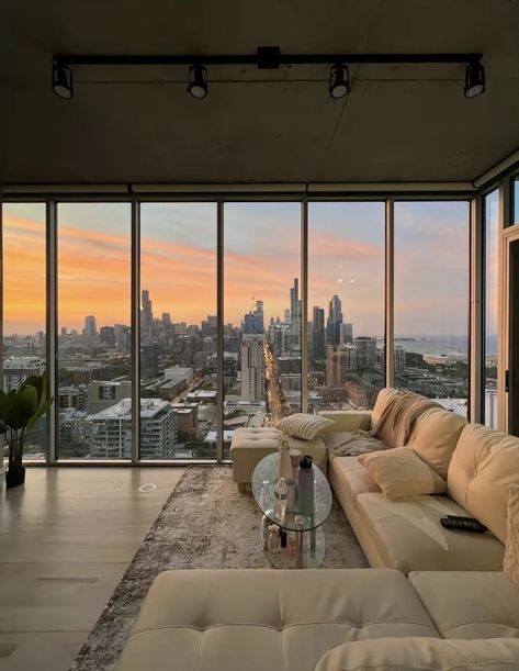 Penthouse Apartment Aesthetic, City Apartment Aesthetic, Nyc Apartment Aesthetic, Apartamento New York, Penthouse Aesthetic, Appartement New York, Nyc Penthouse, City View Apartment, New York Penthouse