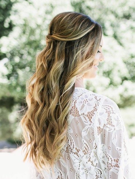 Maternity Photo Hairstyles Long, Maternity Picture Hair Ideas, Maternity Picture Hairstyles, Hairstyles For Maternity Photoshoot, Maternity Photoshoot Hair, Maternity Photo Shoot Hairstyles, Maternity Photo Hairstyles, Maternity Photoshoot Hairstyles, Maternity Hairstyles Photography