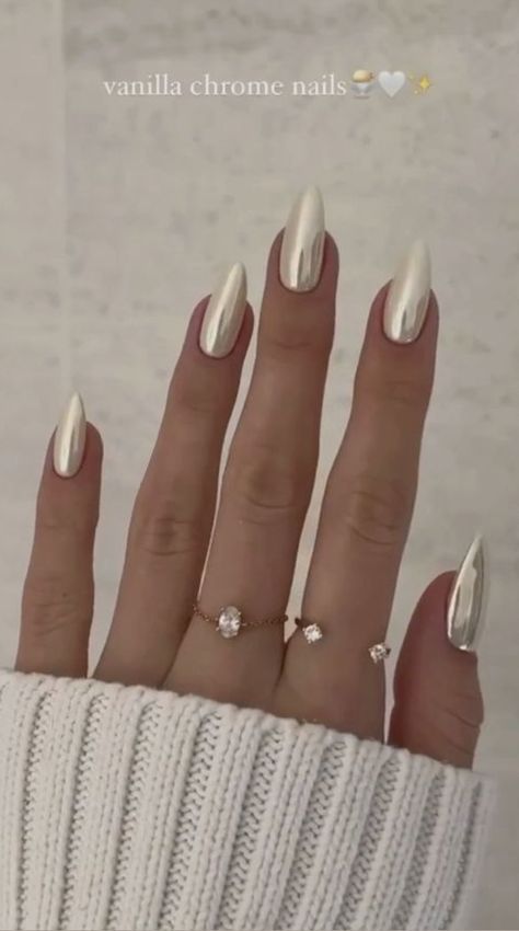 Metalic White Nail, January Nail Inspo Coffin, Neutral Shiny Nails, Icy Chrome Nails, Subtle White Nails, Winter Chrome Nails 2024, January Nails Chrome, January Chrome Nails, Winter Solid Color Nails