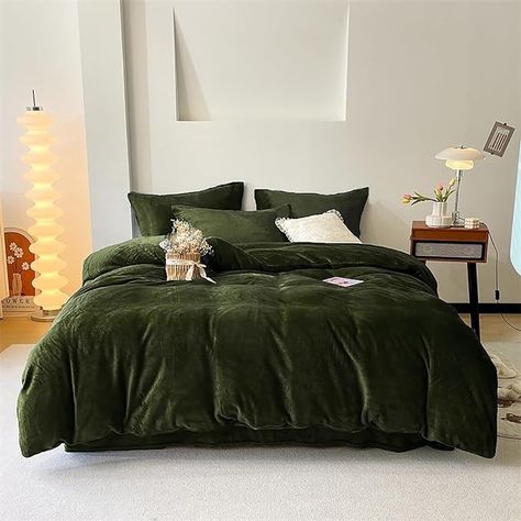 Amazon.com: Luxlovery Army Green Velvet Comforter Set Full Dark Green Flannel Bedding Comforter Set Blackish Green Minimalist Bedding Set Heavyweight Soft Blanket Quilts Modern Winter Warm Comforter Set : Home & Kitchen Hunter Green Bedding, Green Velvet Comforter, Minimalist Bedding Sets, Minimalist Bedding, Green Comforter Sets, Velvet Comforter, Green Comforter, Green Minimalist, Bedding Comforter