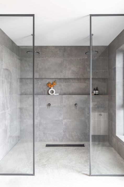 10 Concrete Bathroom Ideas | ABI Interiors Cement Floor Bathroom, Concrete Tile Bathroom, Concrete Bathroom Ideas, Polished Concrete Bathroom, Bathroom Concrete Floor, Concrete Bathroom Design, Room Ideas Bathroom, Concrete Bathtub, Cement Bathroom