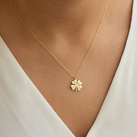 Solid Gold Clover Pendant, Gold Clover Necklace, Gold Shamrock Charm, Four Leaf Clover, Gold Clover Charm, Gold Shamrock Pendant by MinalivaJewelry on Etsy Jewelry Necklace Simple, Neck Pieces Jewelry, Clover Jewelry, Lucky Jewelry, Pretty Jewelry Necklaces, Pendant Necklace Simple, Four Leaf Clover Necklace, Clover Pendant, Gold Chain Design