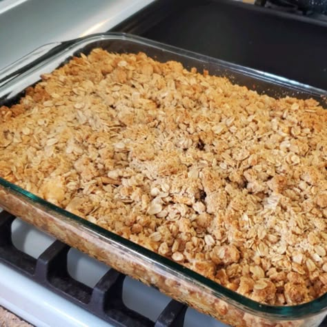 Canned Apple Pie, Apple Crisp With Oatmeal, Oatmeal Crisp, Fruit Treats, Canned Apple Pie Filling, Apple Dump Cakes, Canned Apples, Apple Oatmeal, Fall Desserts Easy