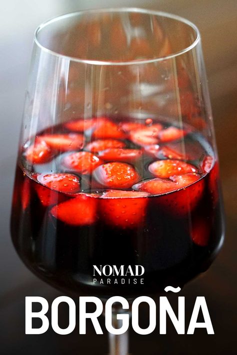 Strawberry Wine Recipe, Red Wine Recipe, Coffee And Hot Chocolate, Chilean Recipes, Fruit Or Vegetable, Wine Recipe, Vegetable Juices, Strawberry Wine, Haircut Inspo