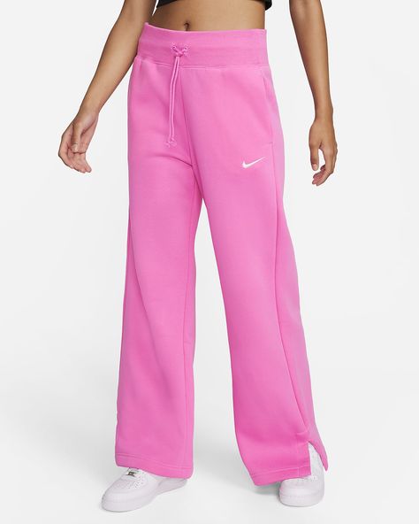 Nike Flare Sweatpants, Nike Sweatpants Outfit Womens, Pink Nike Sweatpants, Cute Loungewear Outfits, Trendy School Outfits, Nike Sportswear Phoenix Fleece, Cute Sweats, Sweatpants Nike, Cute Sweatpants