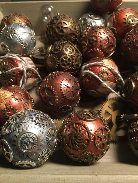 Recycling and Unique Christmas Decorating Ideas in Steampunk Style Steampunk Christmas Decorations, Unique Christmas Decorating Ideas, Steam Punk Diy, Steampunk Christmas Tree, Steampunk Diy Crafts, Ideas Decoracion Navidad, Steampunk Home Decor, Steampunk Party, Steampunk Furniture