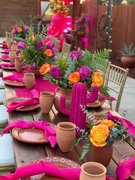 Fiesta Centerpieces Mexican, Mexican Dinner Party Decorations, Mexican Party Centerpiece, Pink And Green Birthday Party, Red And Gold Quinceanera Dresses, Red And Gold Quinceanera, Gold Quinceanera Dresses, Emerald Green Quince, Quince Dresses Emerald Green