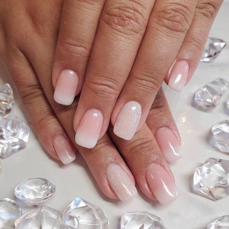 27 French Ombré Nail Designs That'll Never Go Out of Style Ombré Nail Designs, French Ombre Nails, Ombre French Nails, Baby Boomers Nails, Ombre Manicure, French Ombre, Glitter Accent Nails, Hands Nails, Squoval Nails