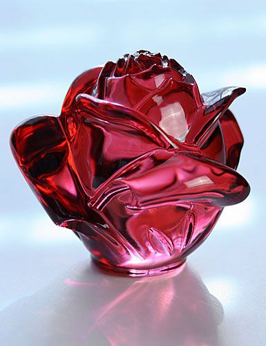 Waterford Red Rose Beauty And The Beast Theme, Beauty And The Beast Wedding, Crystal Paperweight, Image Swag, Crystal Figurines, Crystal Rose, Waterford Crystal, Gorgeous Glass, Glass Marbles