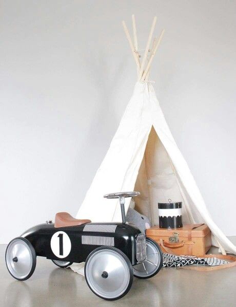 Vilac Car, Car Photoshoot Ideas, Vintage Boys Room, Vintage Car Nursery, Gender Neutral Kids Room, Neutral Kids Room, Car Nursery, Baby Boy Ideas, Boy Bedrooms