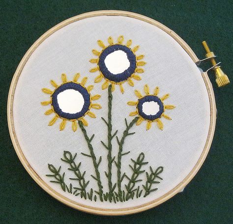 Flower shisha embroidery. Embroidery Stitches Beginner, Kutch Work Designs, Learning To Embroider, Textile Art Embroidery, Diy Embroidery Patterns, Bead Embroidery Patterns, Embroidered Art, Embroidery Stitches Tutorial, Embroidery Works