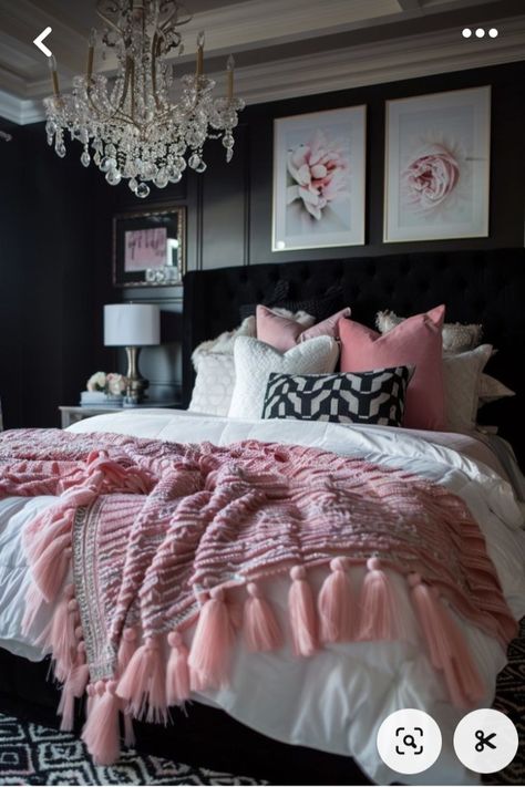 Color Themed Bedroom Ideas, Types Of Bedrooms Style, Cute Girly Bedroom Ideas, Pink And Black Bedroom Ideas, Cottages House, Pink Bedroom Walls, Pink Rooms, Dressing Room Decor, Luxury Room Bedroom