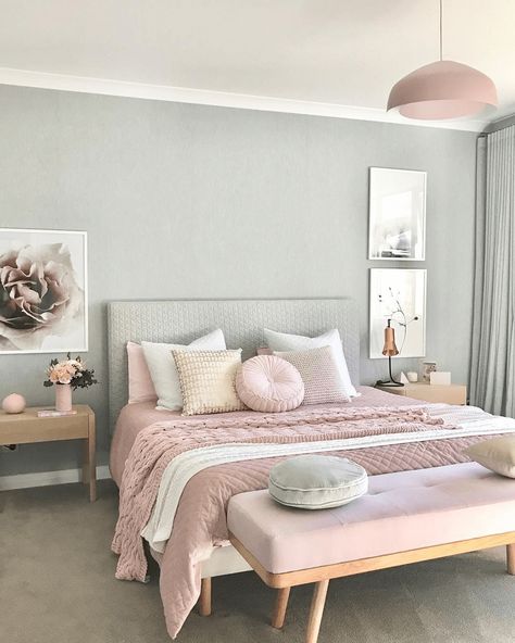 Tiny Bedroom Ideas For Couples, Interior Design Bedroom Master, Interior Design Bedroom Teenage, Pink Bedroom Design, Pastel Bedroom, Bedroom Colour Palette, Pink Bedrooms, Pastel Decor, Classic Bedroom