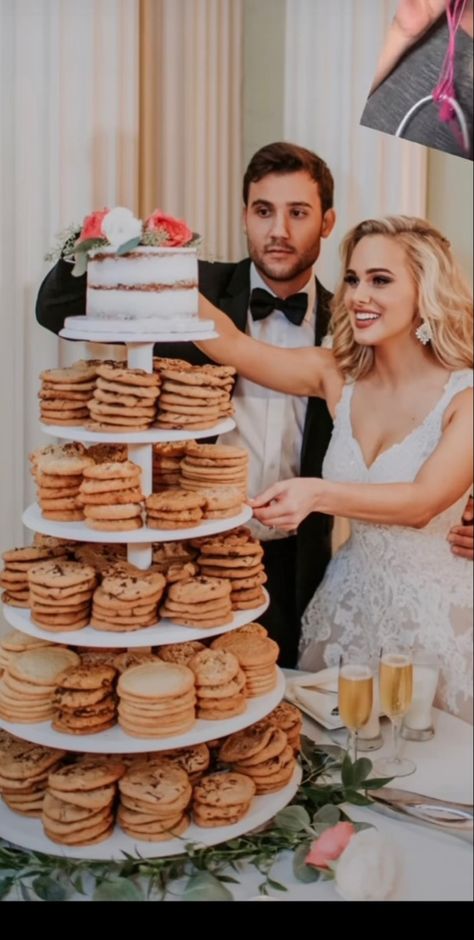 Cookie Bar For Wedding, Dessert Stand Wedding, Dessert Wedding Bar, Wedding Dessert Cookies, Cookie Bar At Wedding, Wedding Cookie Display Ideas Receptions, Wedding Cake Dessert Table Ideas, Dessert Table Ideas For Wedding, Dessert Table Alternatives