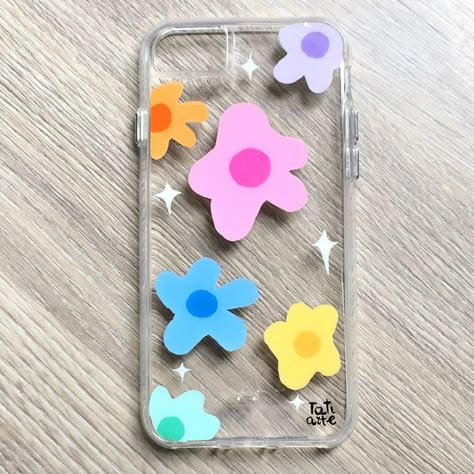 Custom Painted Phone Case, Iphone Case Painting Ideas, Custom Phone Case Ideas Paint, Posca Pen Phone Case, Phone Case Painting Ideas Acrylic Simple, Cute Phone Case Painting Ideas, Cute Painted Phone Cases Diy, Iphone Case Painting Diy, Kawaii Phone Case Diy