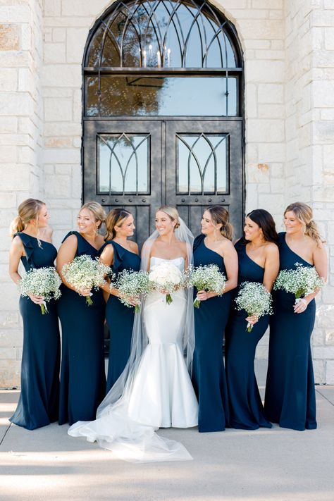 Dark Blue Wedding Dress Bridesmaids, Navy Blue White Wedding Theme, Blue Navy Bridesmaid Dress, Christmas Theme Bridesmaid Dresses, Navy Blue And Light Blue Wedding Theme, Bridesmaid Dark Blue Dresses, Wedding Color Dark Blue, Wedding Inspo Navy Blue, Simple Navy Wedding