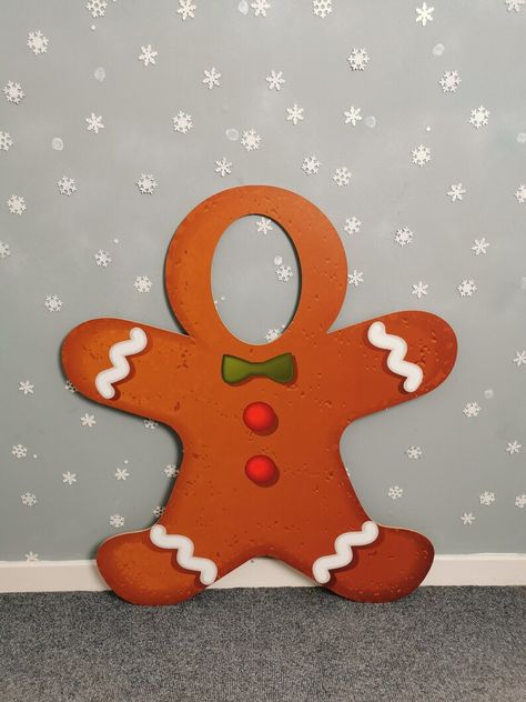 GIANT Gingerbread Man or Lady Peep Board Christmas MDF Wooden Photo Prop - Etsy UK Giant Gingerbread Man, Santa Breakfast, Diy Christmas Yard Decorations, Traditional Gingerbread, Christmas Grotto, Pop Christmas, Christmas Face Painting, Lady Photo, Gingerbread Party