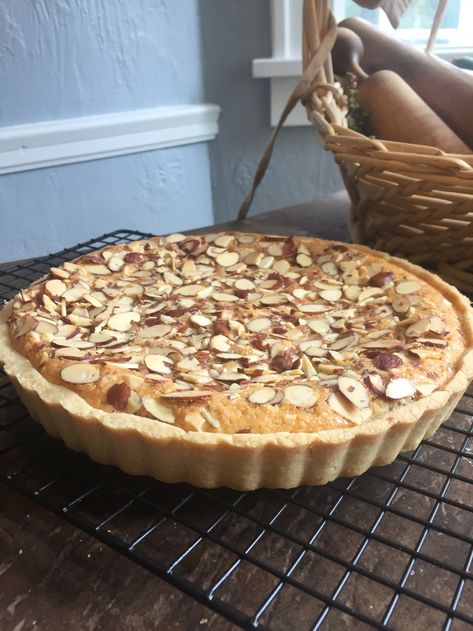 Mary Berry Bakewell Tart, Mary Berry Desserts, Mary Berry Recipes Baking, Vanilla Tart, Bakewell Tart Recipe, British Baking Show Recipes, British Bake Off Recipes, British Baking Show, Tart Crust