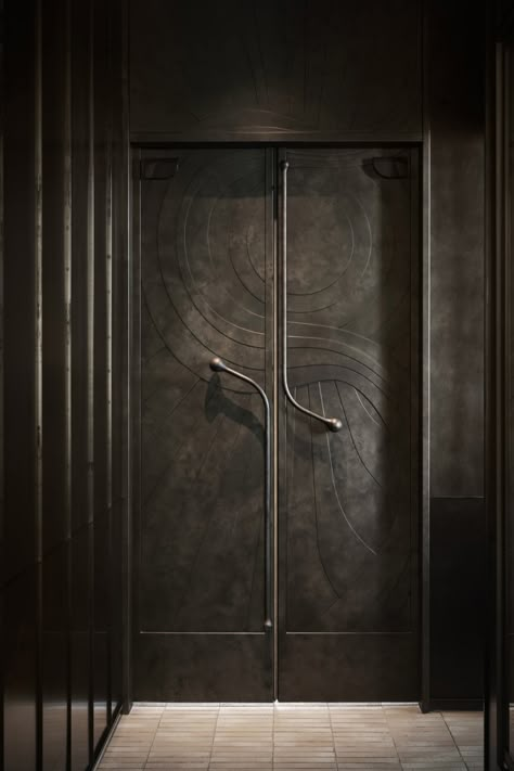 YinjiSpace - Space Copenhagen x Apothéose Restaurant Restaurant Door Design Entrance, Restaurant Door Design, Entrance Door Design Luxury, Main Door Design Entrance Modern Luxury, Christian Liaigre Interiors, Luxury Door Design, Main Door Designs, Restaurant Door, Metal Doors Design