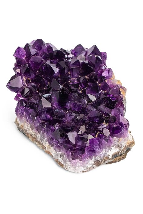 Click here to learn about the best crystals for self love and confidence. These stones for love, abundance, and manifestation are not only beautiful but have many powerful and positive metaphysical and healing properties for helping you live your best high vibe life. #crystals Amethyst Crystal Aesthetic, Art Mindmap, Stones For Love, Crystals For Self Love, Crystals Meaning, Crystals Purple, Energy Muse, Powerful Crystals, Opening Your Third Eye