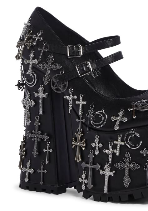 Emo Shoes, Goth Shoes, Gothic Shoes, Scene Outfits, Cute Shoes Heels, Gothic Clothes, Stunning Shoes, Tomboy Style Outfits, Platform Mary Janes