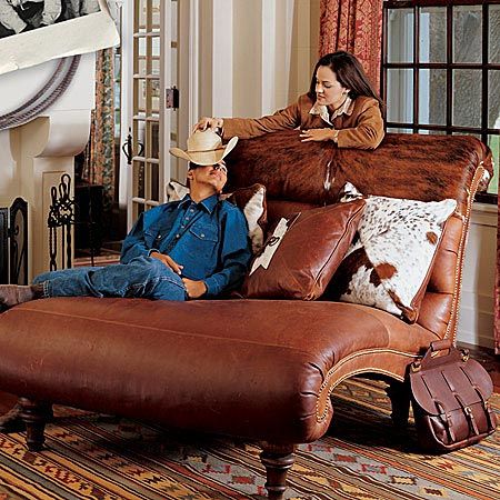 King Ranch Grande Chaise Western Home Decor Living Room, Western Chairs, Western Chair, Ranch Furniture, Rustic Dining Chairs, Ranch House Decor, Leather Chaise, Western Home, Ranch Decor