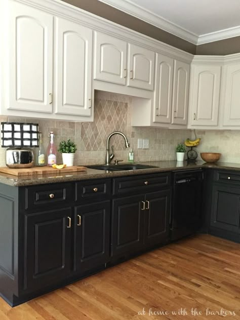 Model Dapur, Cabinets Makeover, Kabinet Dapur, Black Kitchen Cabinets, New Kitchen Cabinets, Kitchen Cabinets Makeover, Kitchen Paint, White Kitchen Cabinets, Painting Kitchen Cabinets