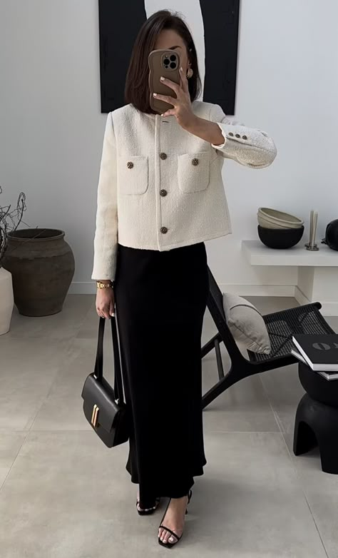 Presentation Outfit, Korean Spring Outfits, Mood Outfits, White Blazer Outfits, Dubai Outfit, Classy Blouses, Elegant Casual Dress, Tweed Jackets, Women's A Line Dresses